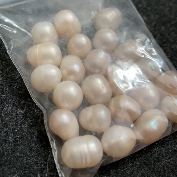 150 ct fresh water pearls - Picture 2 of 4